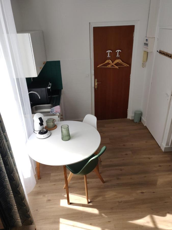 Scandinave - Proche Gare & Centre-Ville - Stationnement - Cour Interieure Table & Chaises Saint-Brieuc Luaran gambar